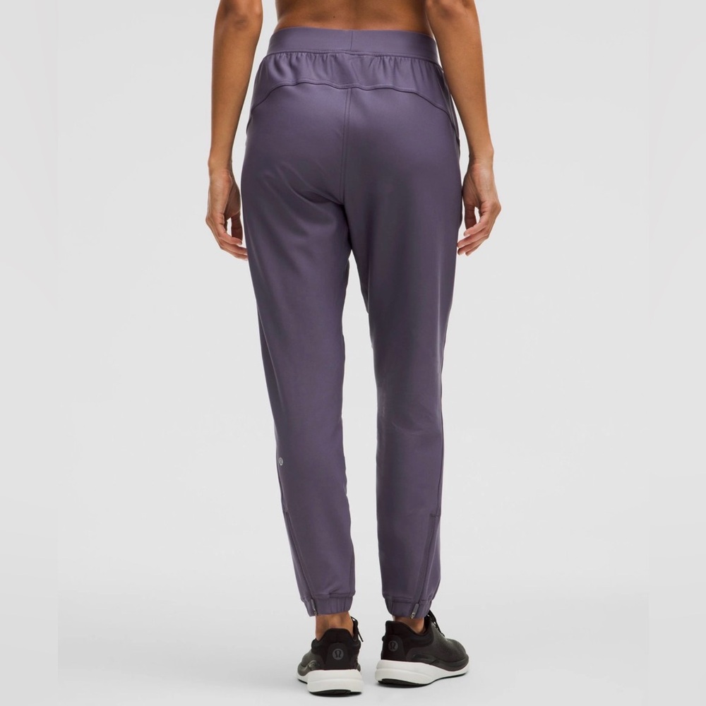 Lululemon NWOT Athletica Grape Mist Joggers - Picture 3 of 12